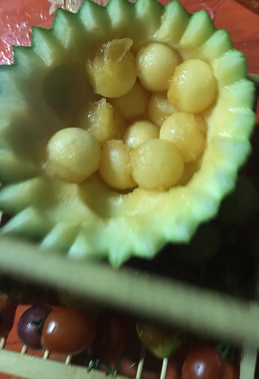 前天晚上的满月酒还是龙虾红膏蟳