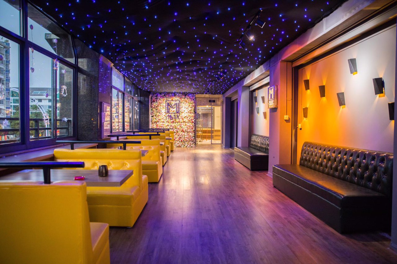 mook莫克酒吧即日起无低消扎啤免费无限畅饮