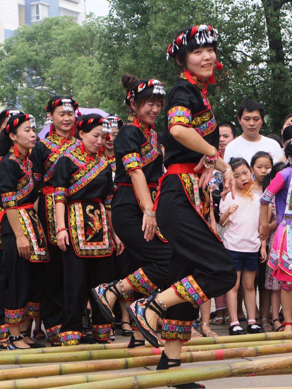 6.8文化和自然遗产日,西天尾畲族表演的竹竿舞惊艳了全场