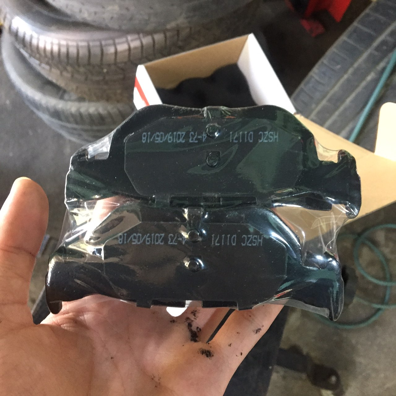 【莆田亿兴汽车服务】宝马3系更换惠众进口陶瓷刹车片