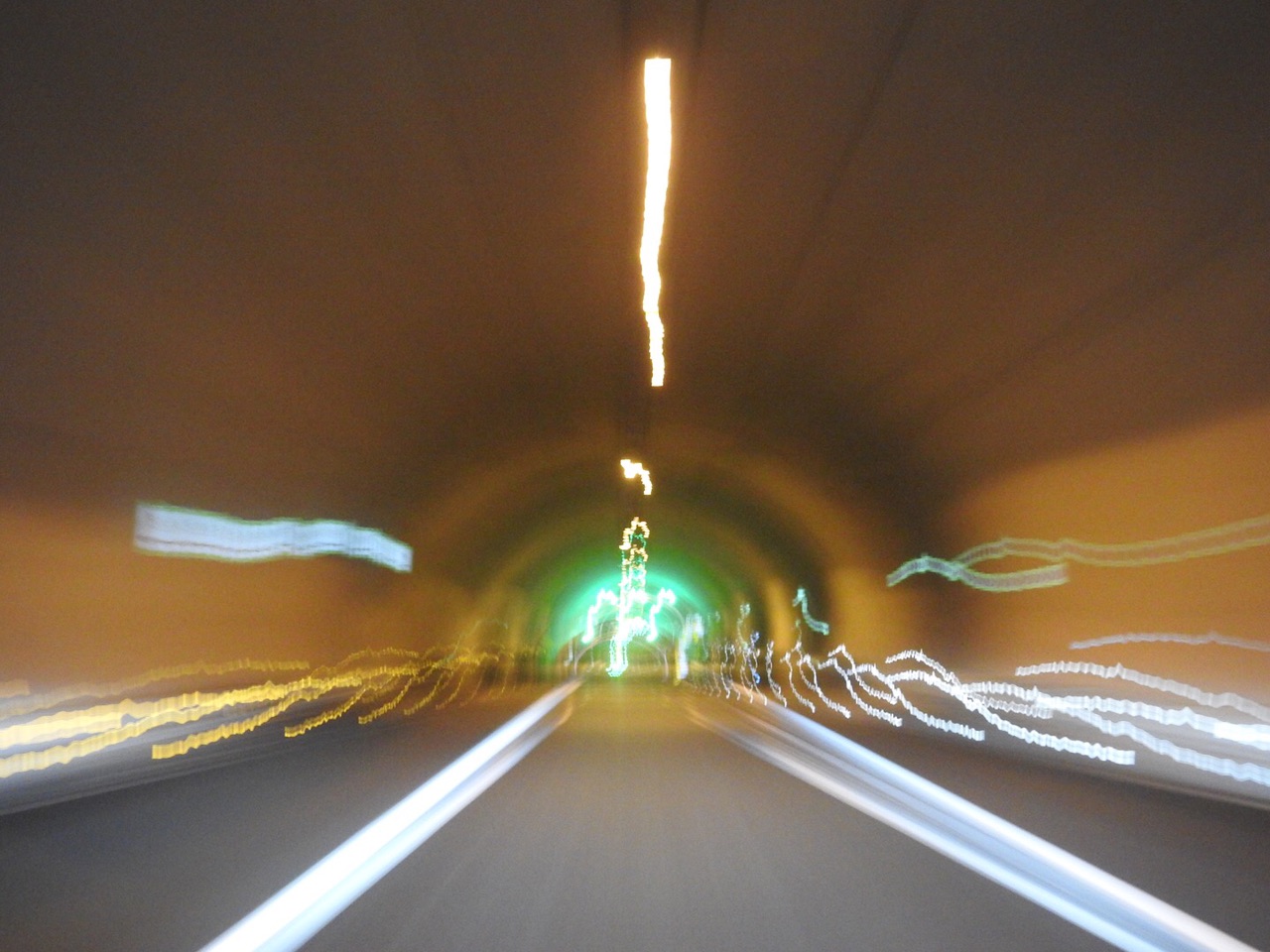 全国最长的三车道隧道